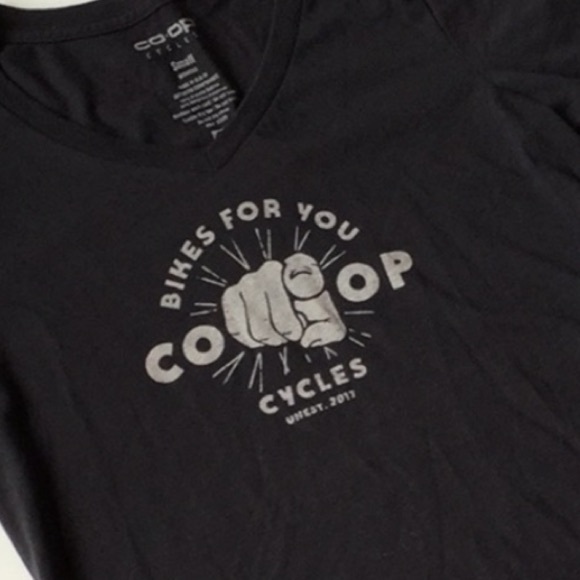 REI CO-OP Cycles V-neck T-shirt Size Small - Picture 3 of 4